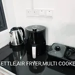Neu Suites Cozy 2 Bedrooms Family House