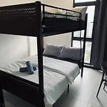 Neu Suites Cozy 2 Bedrooms Family House