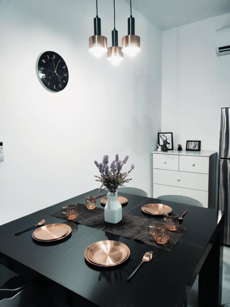 Neu Cozy 2 Bedrooms Family House Kuala Lumpur